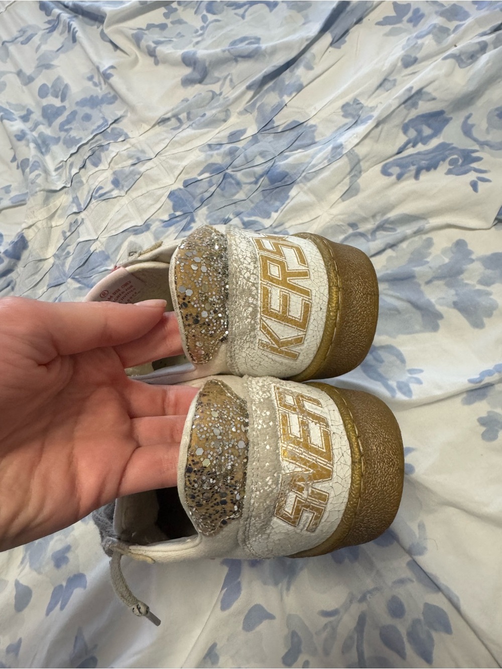Golden Goose Cream & Silver Superstar Low-Top Sneakers with Gold Soles - Picture 4 of 9